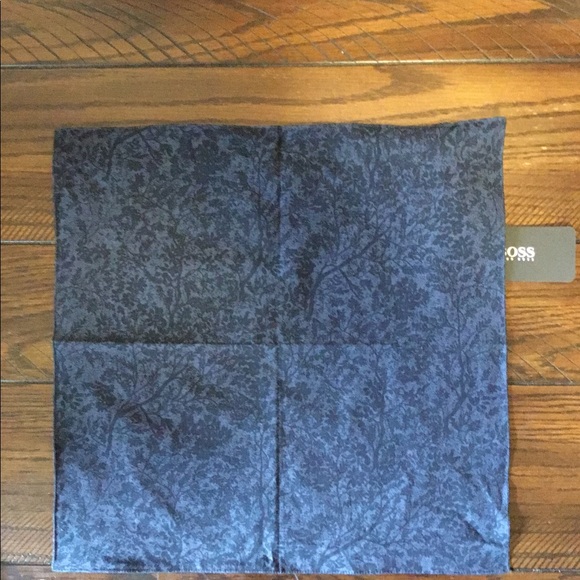 NWT Hugo Boss Men’s Pocket Handkerchief - Picture 2 of 8